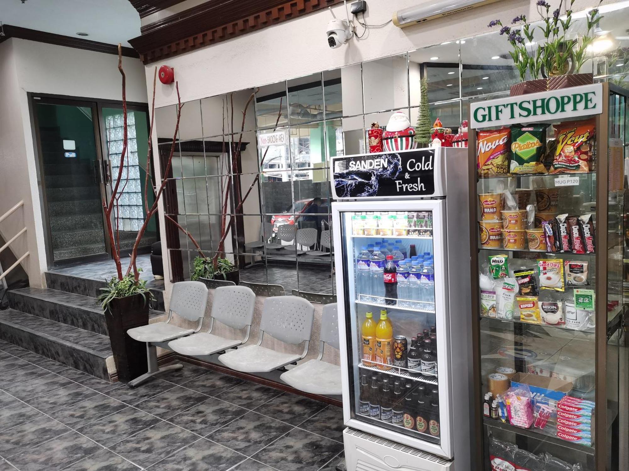 Metro Park Hotel - Cebu City Екстериор снимка