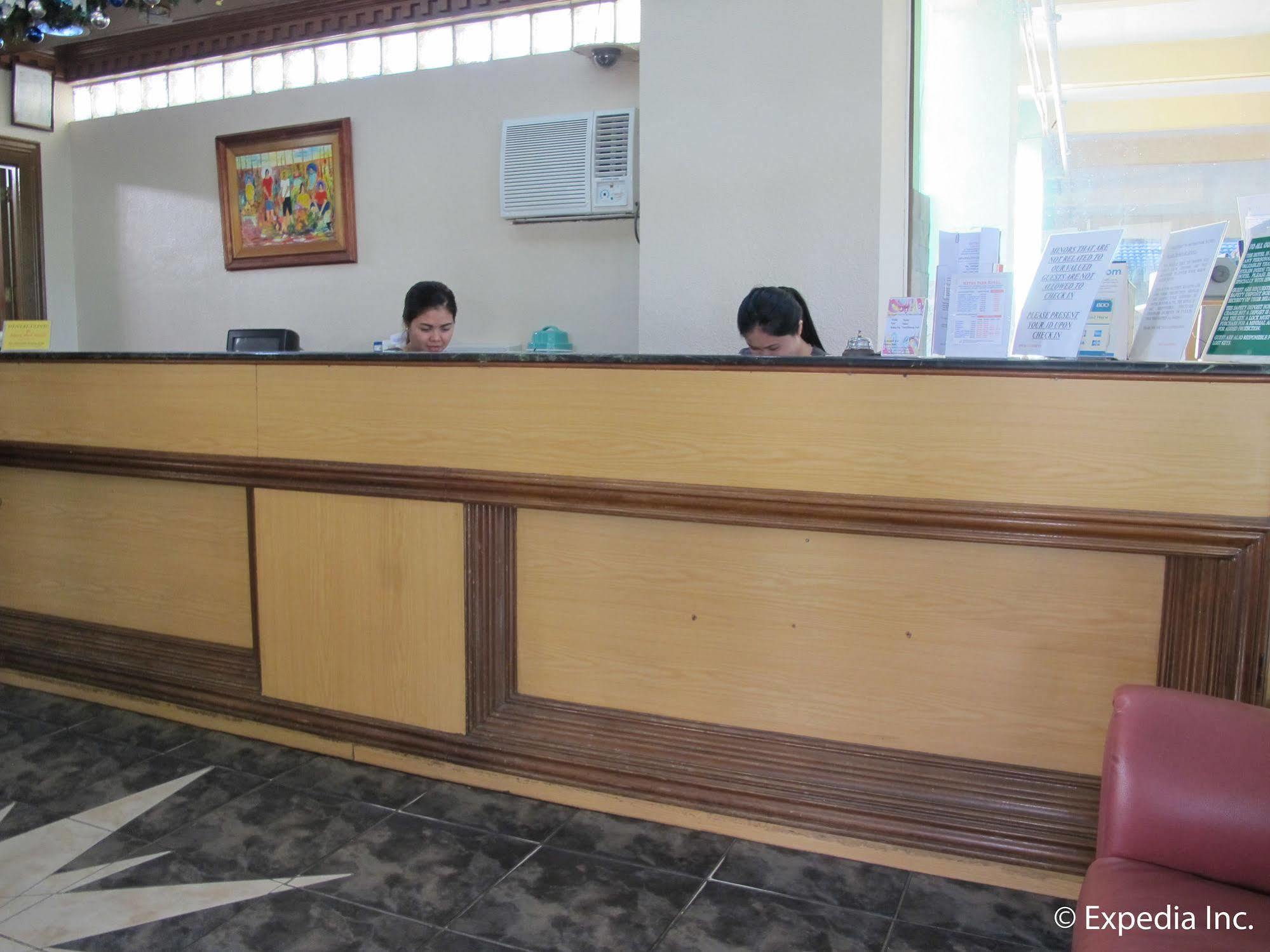 Metro Park Hotel - Cebu City Екстериор снимка